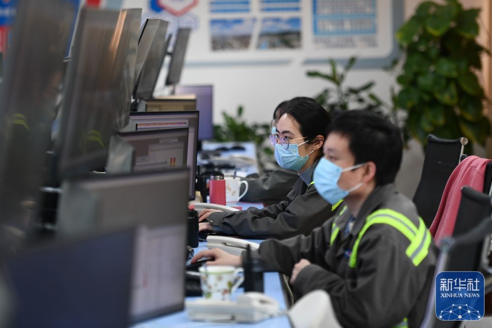 探访宁波舟山港：年货物吞吐量连续14年居全球第一